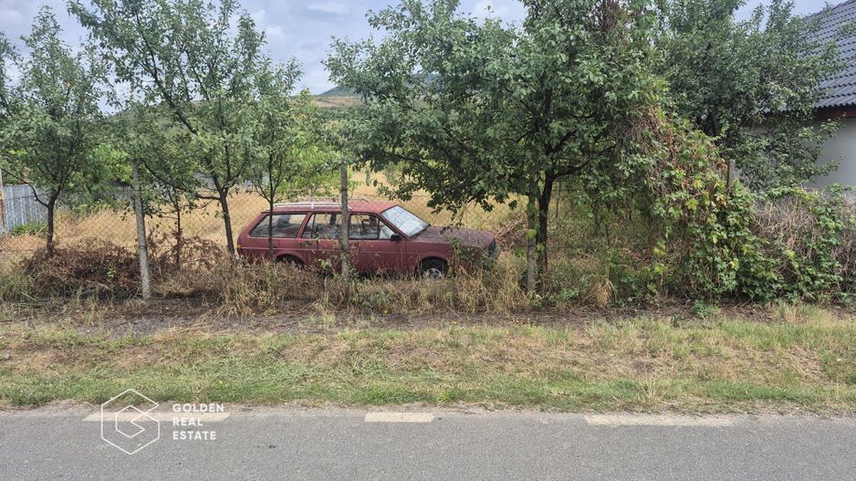 Teren intravilan, 1875 mp, comuna Ghioroc - Poză 1