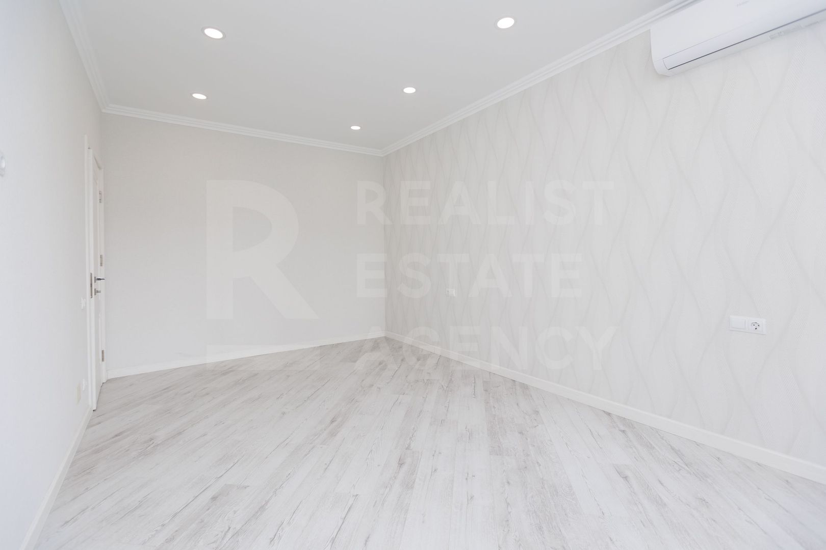 Vânzare, apartament 3 camere, str. Lev Tolstoi, Centru - Poză 2