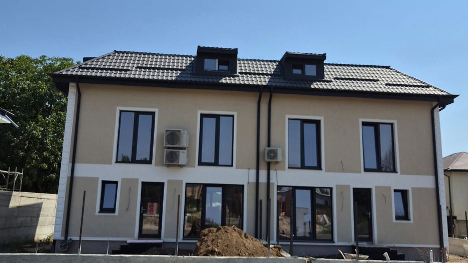 VILA PREMIUM 165MP. UTILI + 140MP CURTE LIBERA / ZONA TRAPEZULUI! - Poză 1