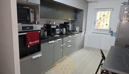 Apartament cu 3 camere in cartierul Rovine