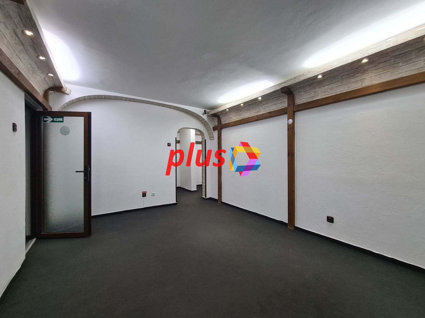 Spatiu birouri de vânzare, investiție, Brasov - 70 mp  # Plus - Imo. ro - Poză 2