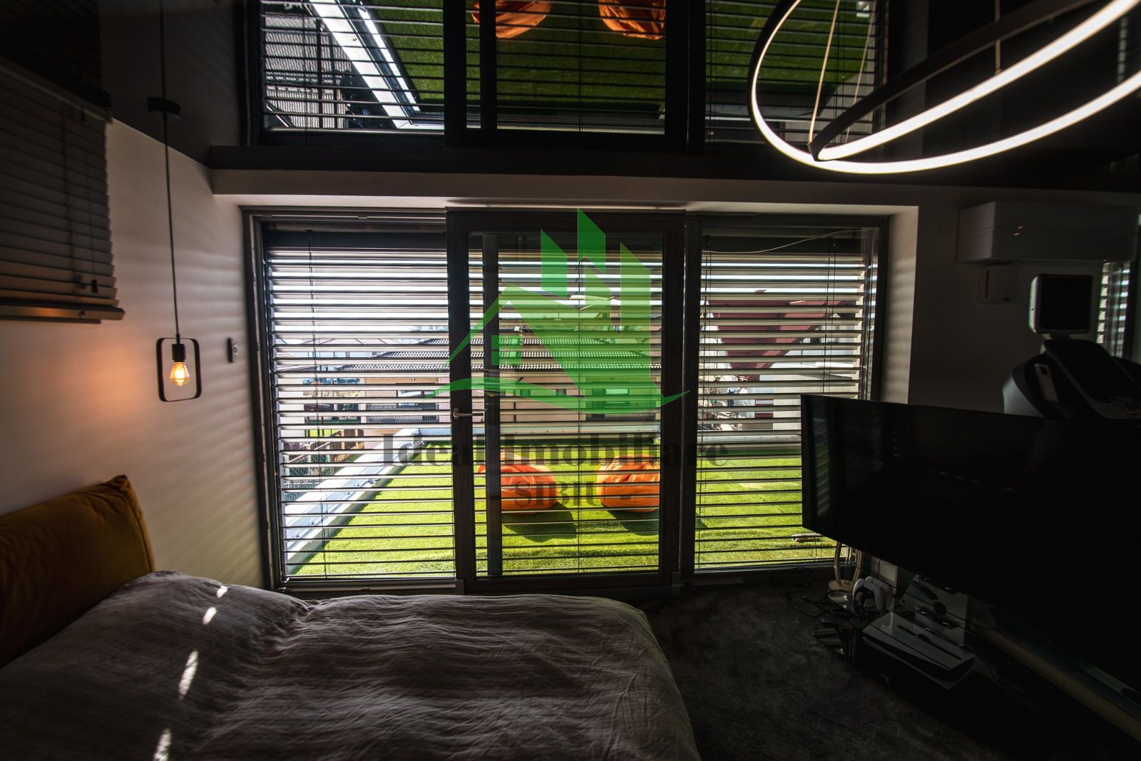 Casa Moderna cu 4 camere si terasa, zona Pictor Brana, Selimbar - Poză 12