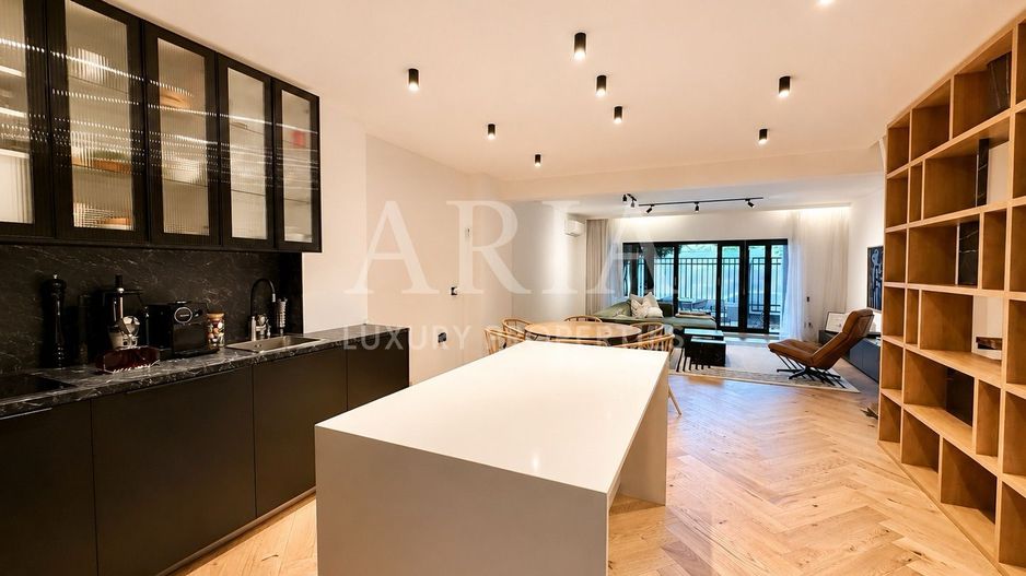 ELEGANT TOWNHOUSE | PRIVATE GARDEN | PANORAMIC TERRACES | - Poză 6