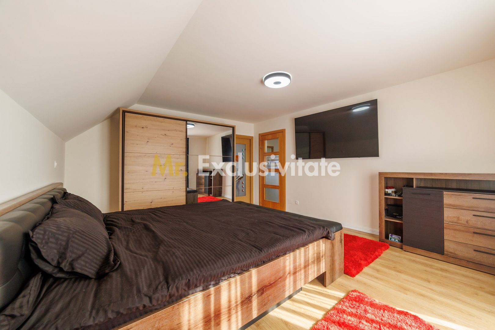VILĂ 4 dormitoare, RENOVATĂ COMPLET 2026, Prundu, teren 937 mp - Poză 15
