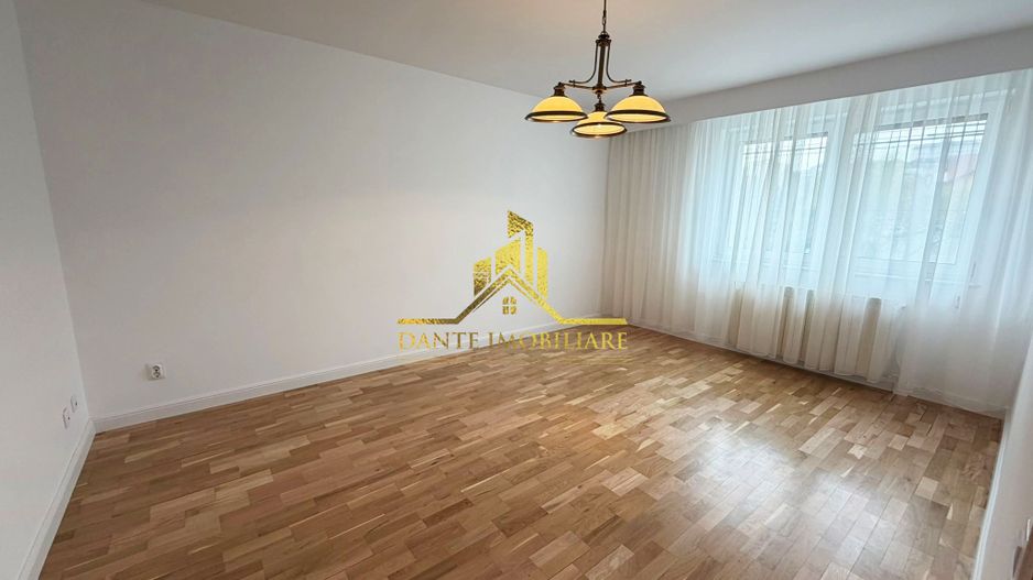 Casa, 6 camere, ultrafinisata, lux, curte, garaj, Andrei Muresanu - Poză 9