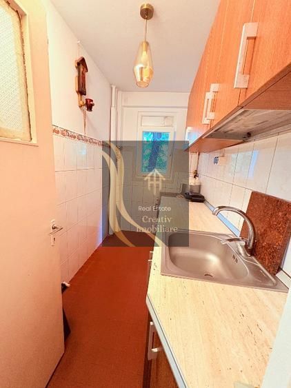 De vânzare apartament decomandat - Poză 9
