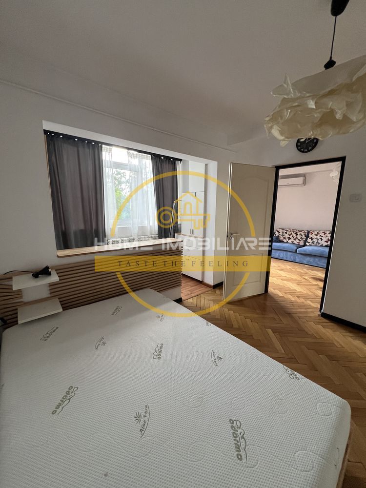Apartament de inchiriat / 3 camere / Podu Ros - Poză 1