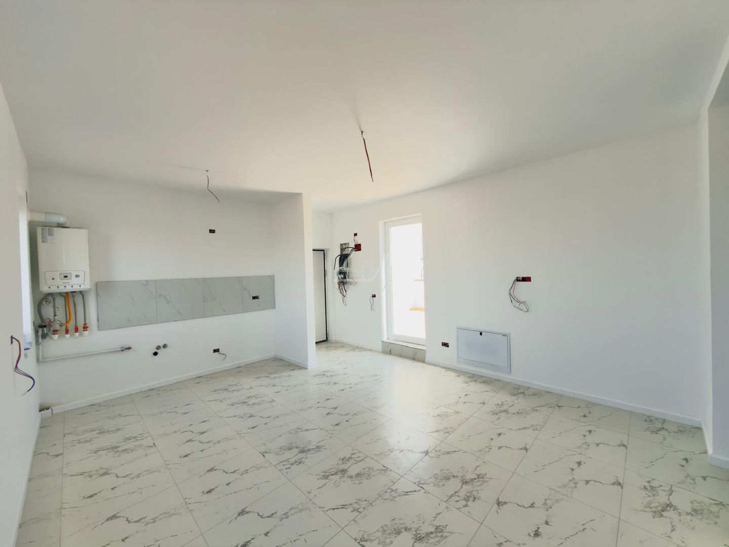 Disponibil imediat. Terasa 55 mp. Clima. Loc de parcare. - Poză 3