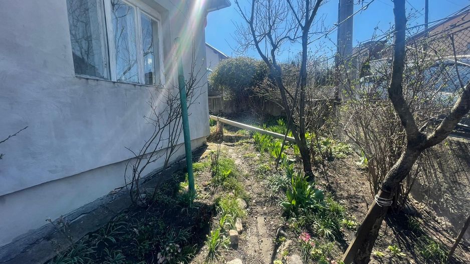 Casă de vânzare renovabilă | Gruia | Teren 380 mp | Front la 2 străzi - Poză 3