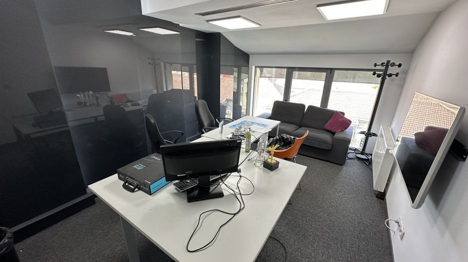 Spațiu  inchiriat   birouri   316 mp - Poză 14