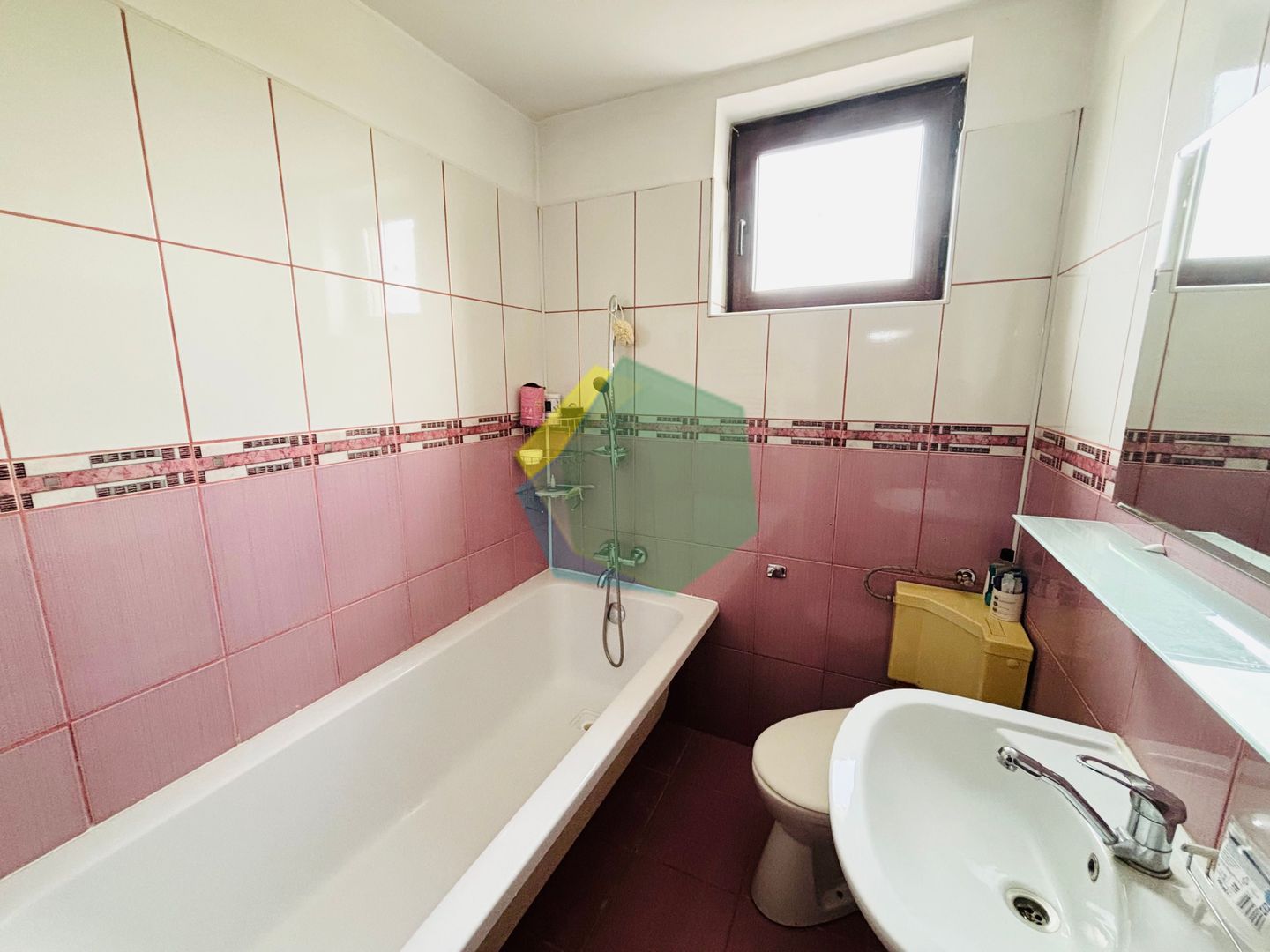 CASĂ CU 6 CAMERE ÎN COPĂCENI | 238 MP UTILI SI CURTE GENEROASĂ - Poză 14