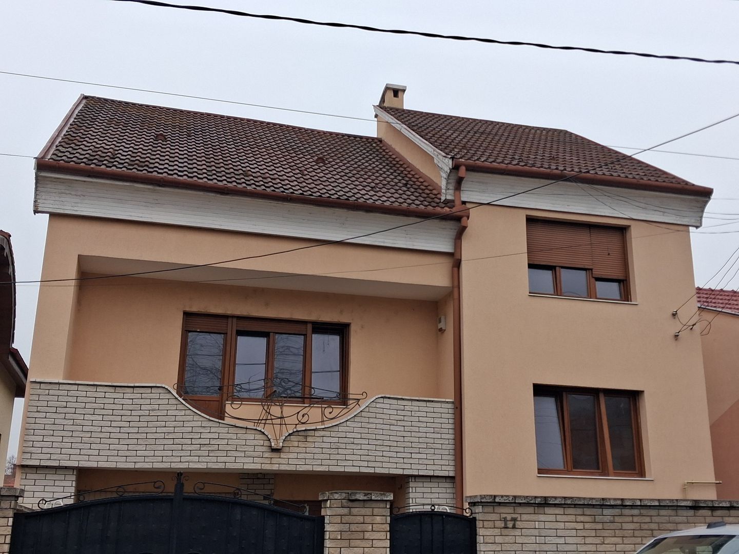 Casa RENOVATA partial 8 cam 6 ari 550mp garaj ANA IPATESCU. - Poză 2