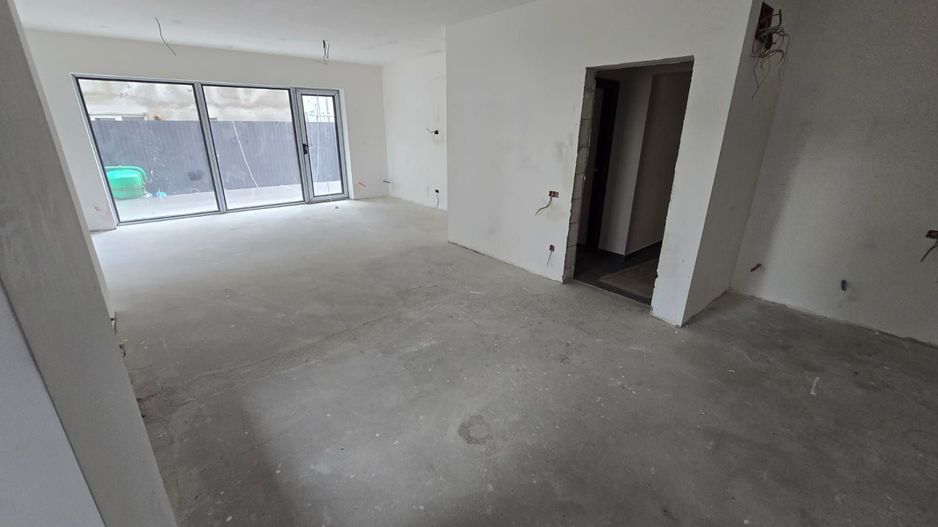 Apartament  cu 2 camere 49,35 mp + 21,35 mp terasele + loc de parcare - Busteni - Poză 3