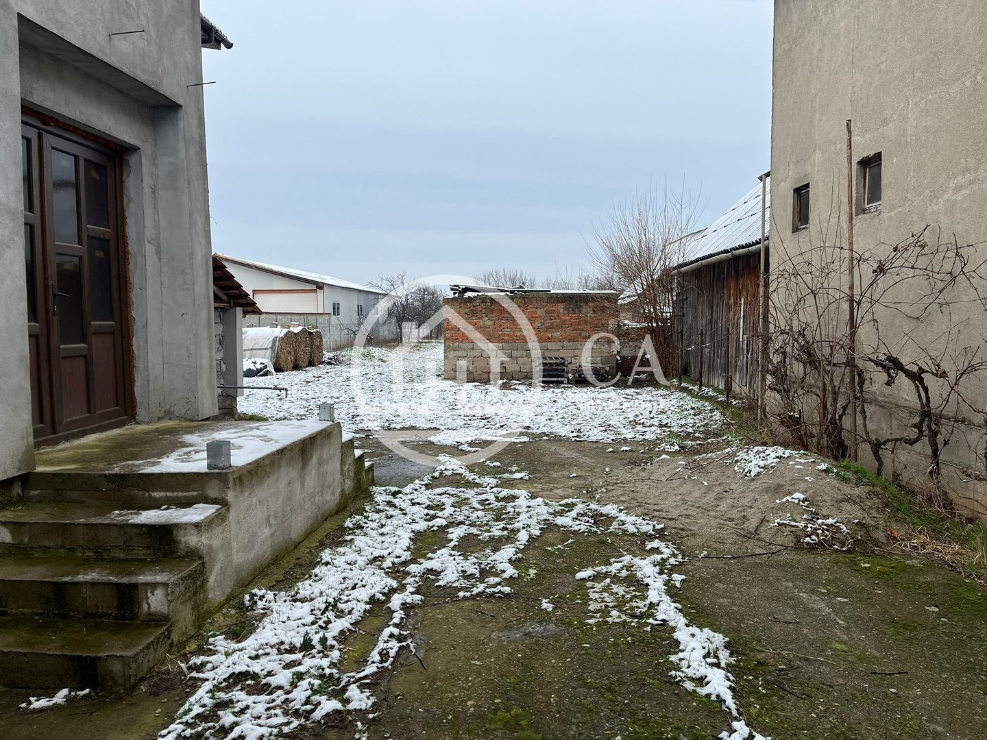 Casa de vanzare D+P+E+M cu 5 camere în Livada De Bihor - Poză 11