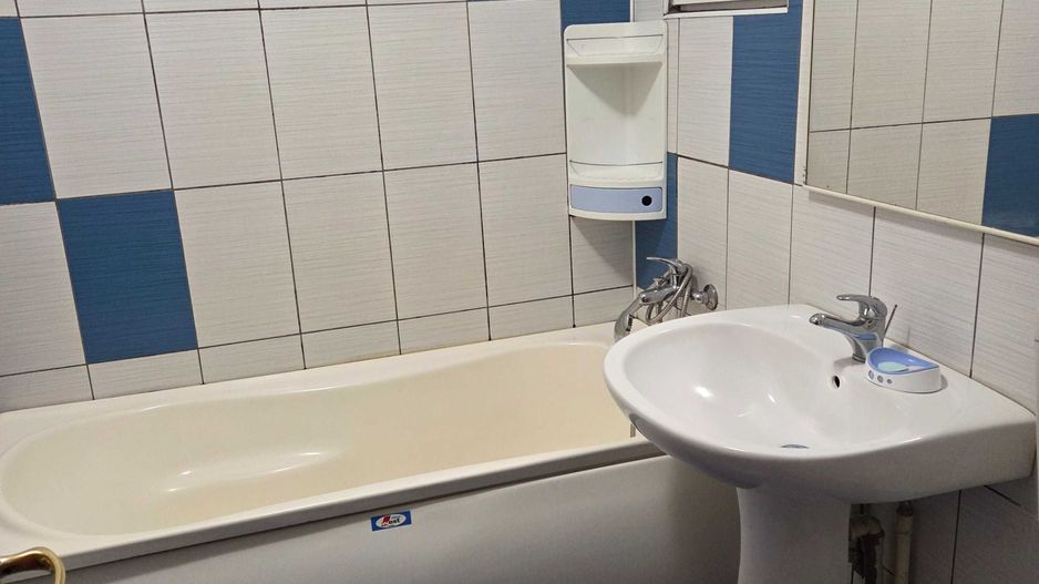 De vanzare apartament 3 camere Gorjului - Poză 6