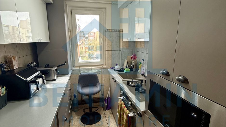 3 camere - etaj 3 - 52mp - renovat - centrala - apa - Craiovita Noua - Poză 5