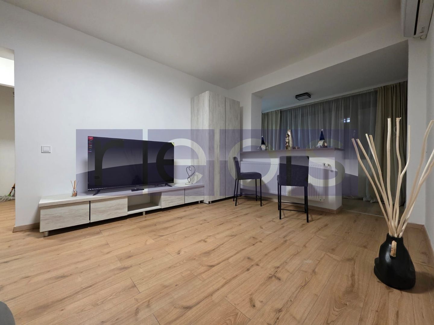 VANZARE 2 CAMERE -SEMIDECOMANDAT -TIMPURI NOI - Poză 1