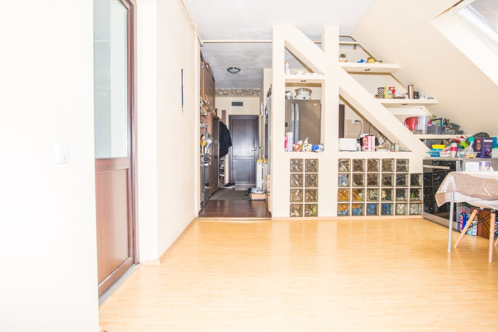 15 Noiembrie, apartament la mansardă - Poză 6