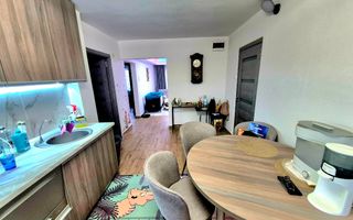 Ap decomandat 4 camere , 2 bai si 2 balcoane-zona Colentina bloc 1986 - Poză 1