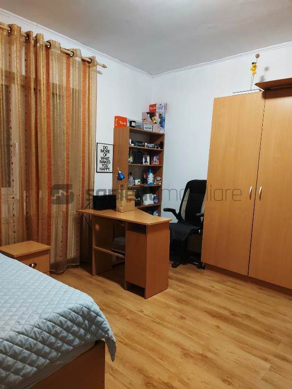 Casa cu 4 camere in Iosia - Poză 1