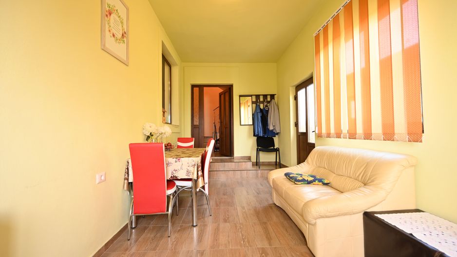 Casa P+1E, cu anexe si hala - Poză 4