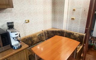 Apartament cu 3 camere, decomandat, zona 9 Mai - Poză 5