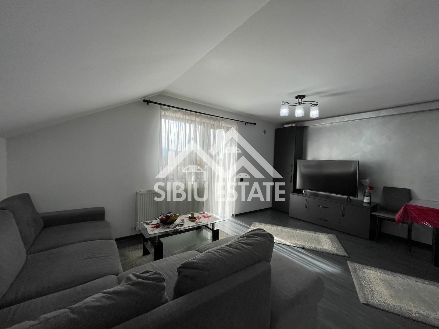 Apartament de vanzare 3 camere si 2 locuri parcareSelimbar - Poză 1