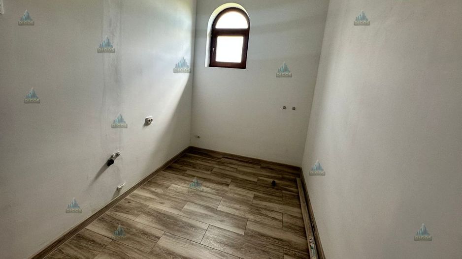 Vilă de vânzare 1500 mp teren - Poză 19