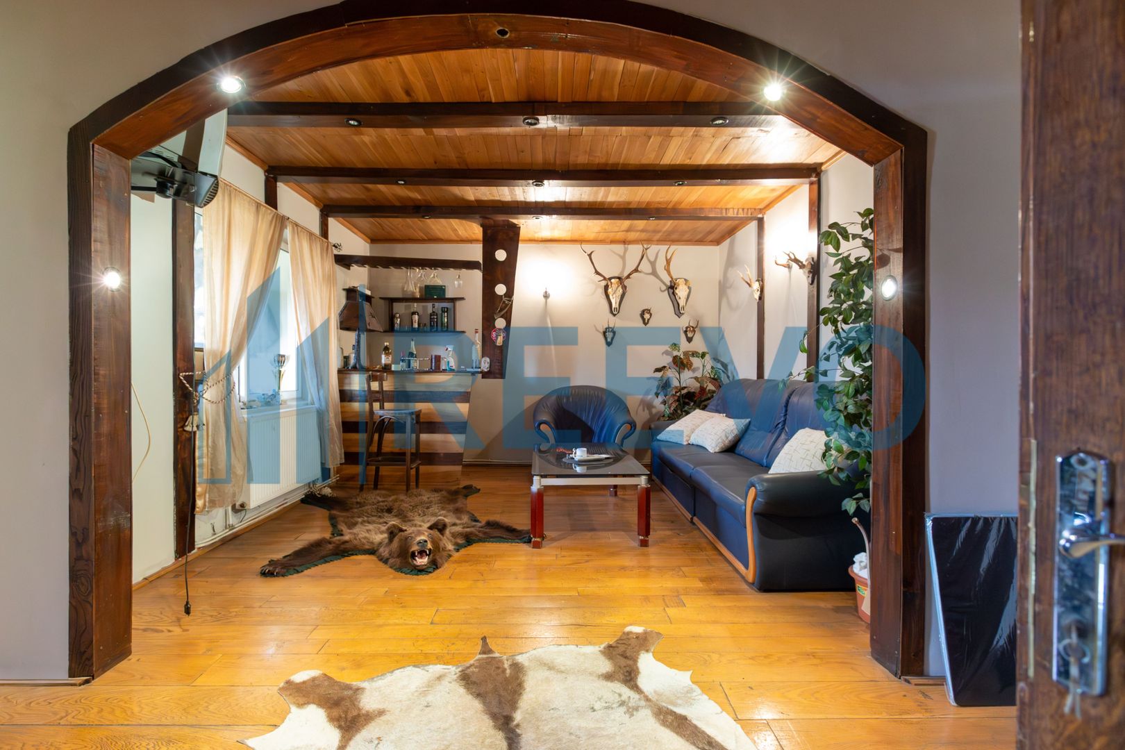 Clădire și teren de investiție, central Roman - Poză 32