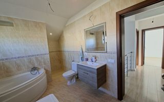 Casa intabulata 5 camere 2 bai si curte generoasa in Bavaria Park - Poză 15