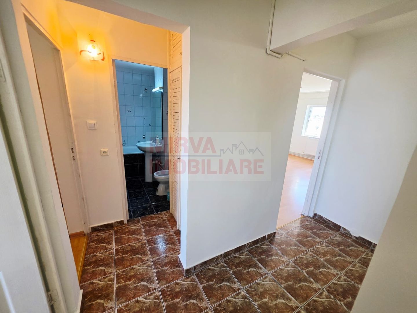 Vanzare apartament 3 camere, 2 băi, decomandat – Enăchiță Văcărescu - Poză 16