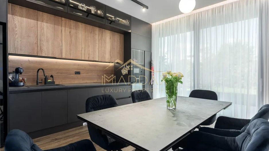 Vilă de închiriat în Voluntari // piscină privată și design modern - Poză 7