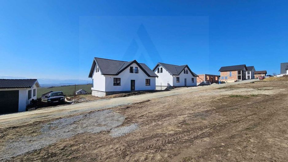 Casă panoramica 210 mp utili D+P+pod pivnita si teren 350 Sura Mare - Poză 6