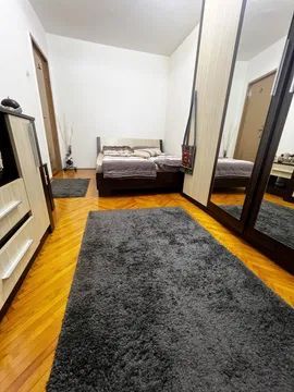 Apartament 4 camere Dacia cu centrala - Poză 1