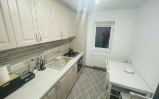 Vand apartament 3 camere - Poză 1