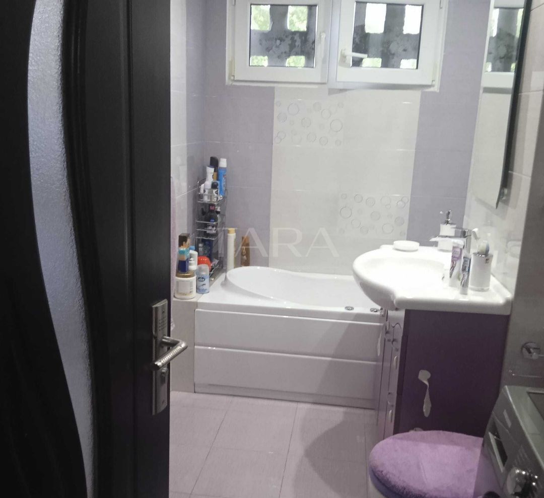 Apartament decomandat cu 3 camere, beci inclus. - Poză 5