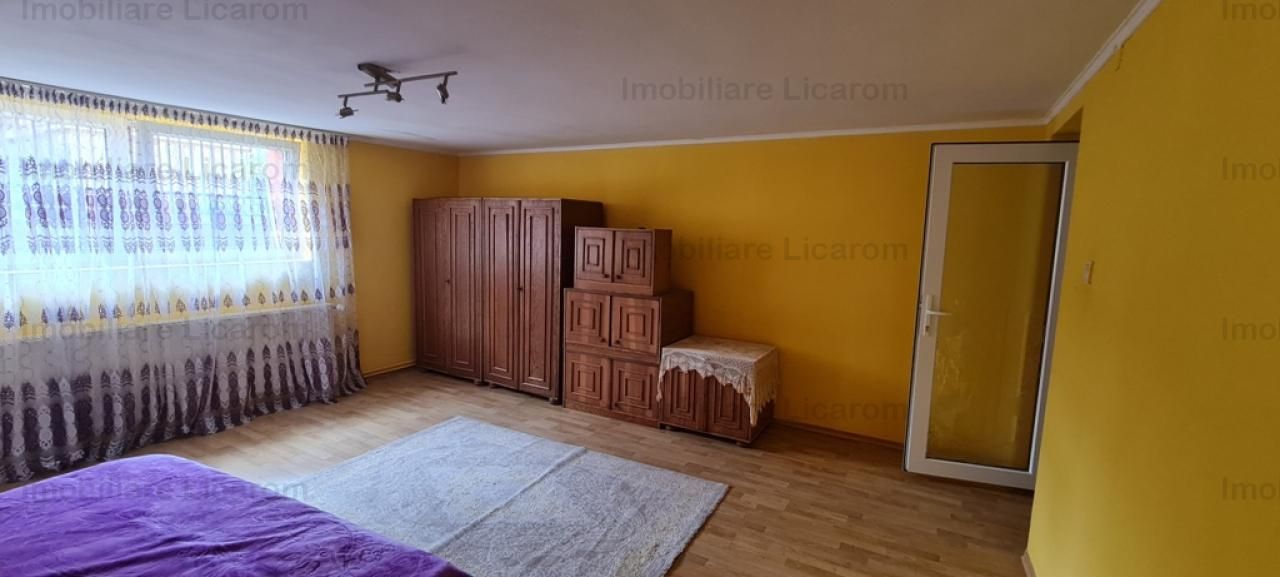 Casa individuala cu 2 apartamente, 6 camere,teren 403 mp,ASTRA. - Poză 11