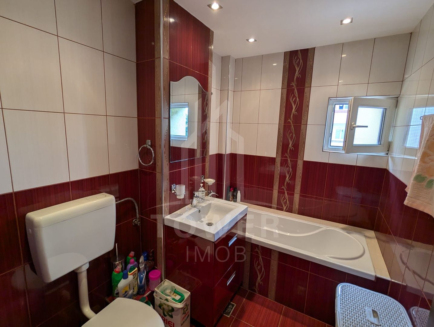 Apartament decomandat cu 2 camere (balcon, pivnita) - Strand, Sibiu - Poză 4