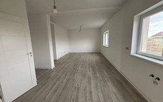 Casa individuala cu 5 camere in Mosnita Noua zona castel - Poză 1