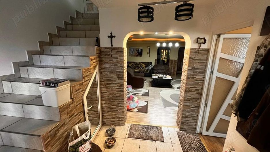 BRASADAS vinde proprietate cu 2 case 5 cam 6 ari Botizului. - Poză 9