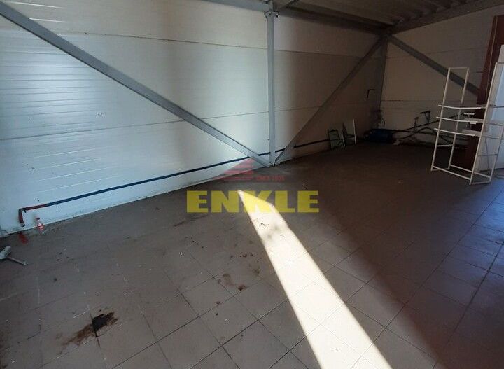 Hala 660 mp + vila 450 mp+ spatiu birouri 135 mp + teren 5000 mp, zona Hudum, pret negociabil - Poză 8