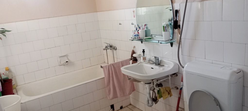 BRASADAS vinde ap 3 cam în casă - zona Botizului. - Poză 6