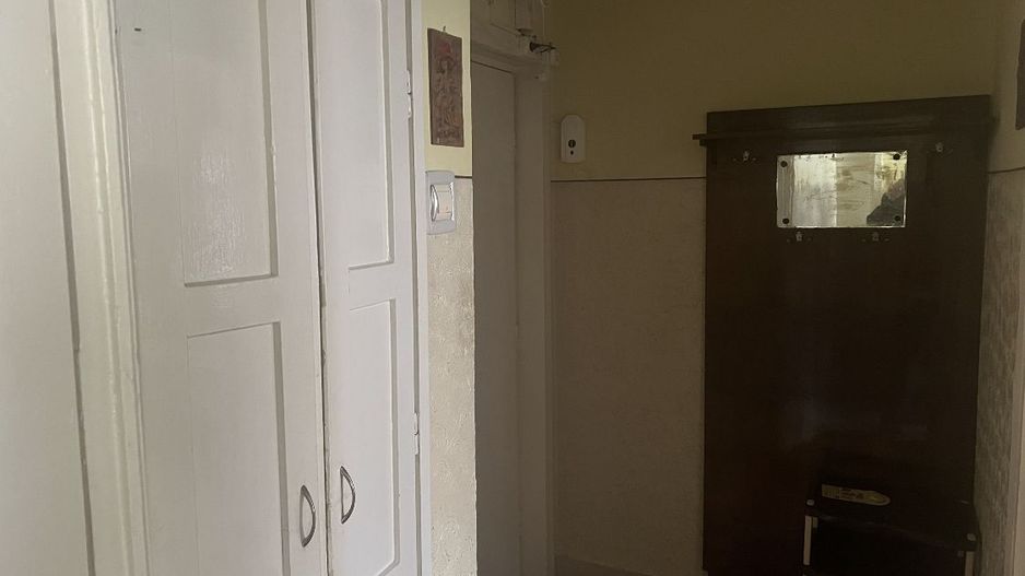 Apartament 2 camere zona Tomis1, etaj 1, zona foarte linistita - Poză 1