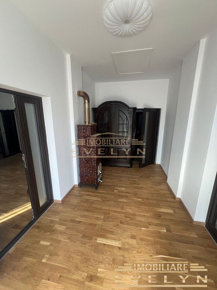 Casa de vanzare in Cristesti la strada principala, renovata complet !! - Poză 10