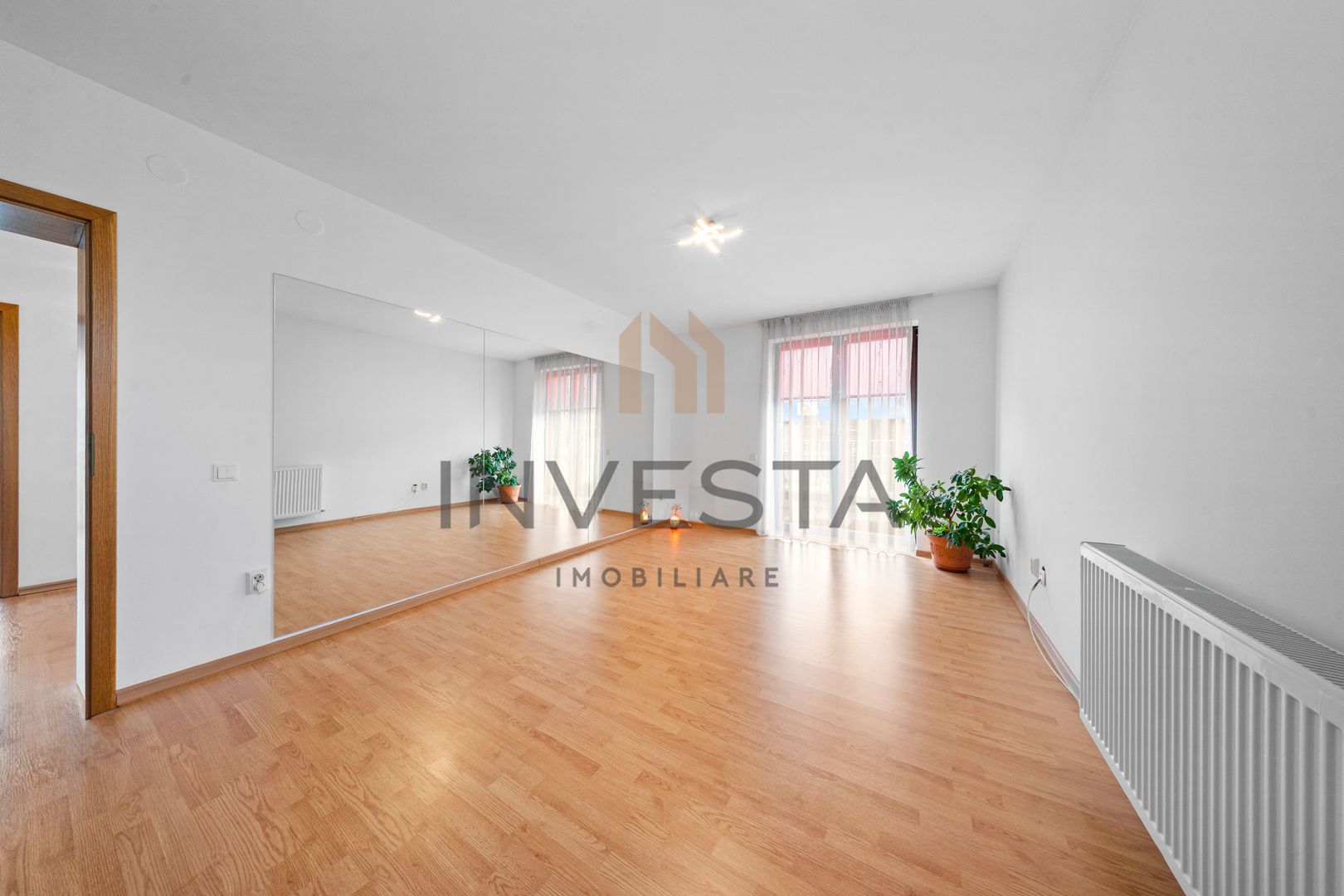 Casa eficienta energetic, cu garaj si 3 locuri de parcare | Faget - Poză 9