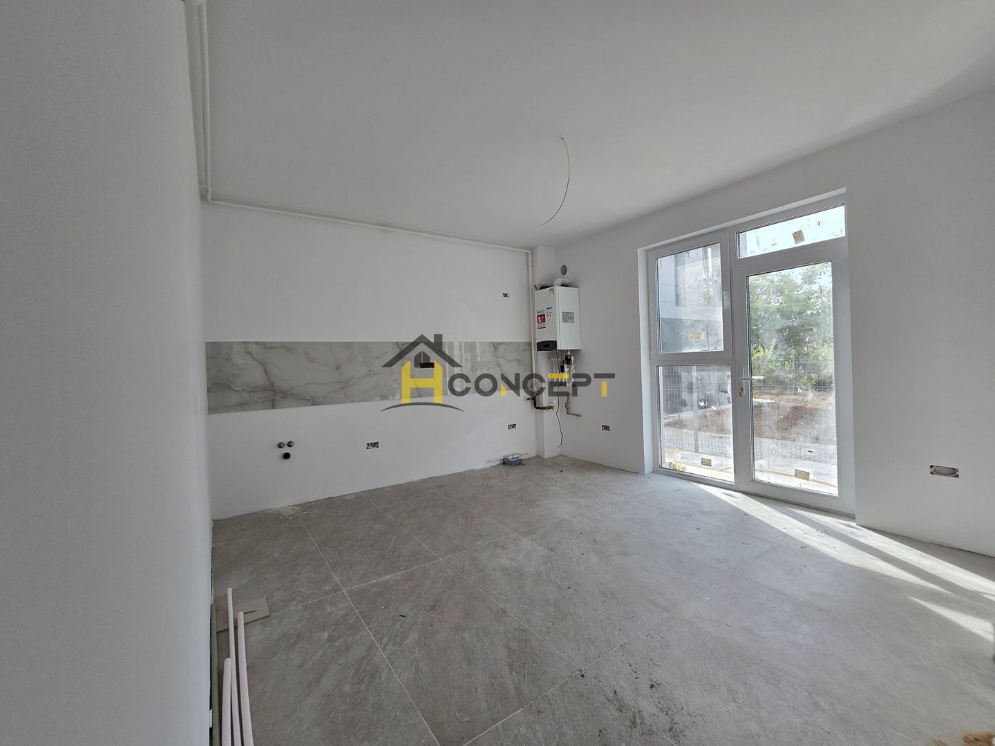 Vila finalizata, curte libera 185 mp,  loc de parcare, zona case - Poză 9