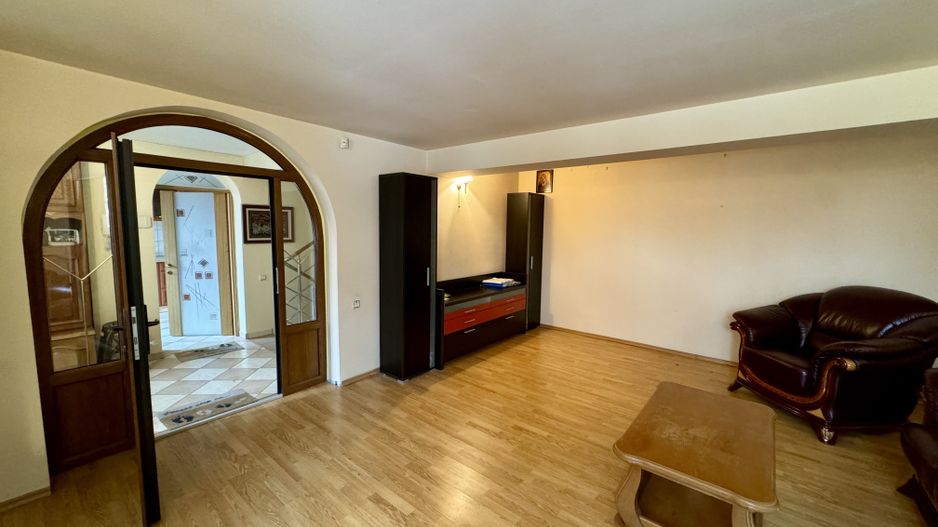 Casă individuală de vânzare în Săcele | Teren 781 mp | 3 Dormitoare - Poză 11