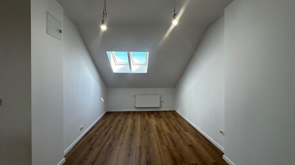 Apartament complet renovat cu scara interioara - Poză 28