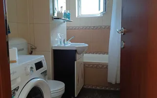 Apartament 3 camere Aradului 2 bai 2 balcoane centrala proprie - Poză 18