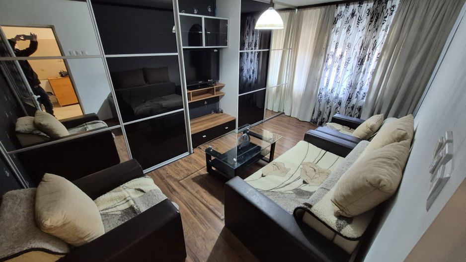 De inchiriat apartament cu 3 camere, etaj 3, Micro 16, 450 euro - Poză 3